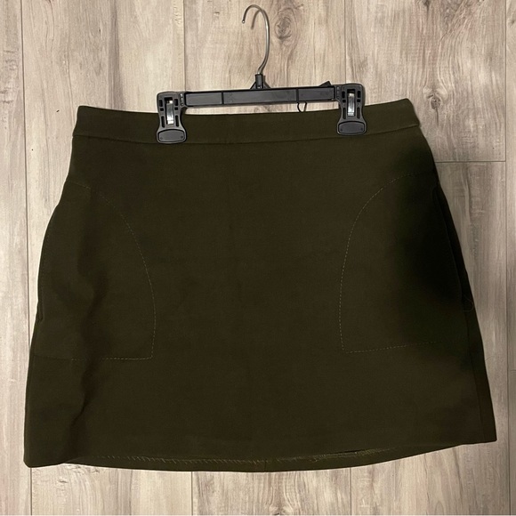 Zara Dresses & Skirts - ZARA GREEN MINI SKIRT W/Pockets